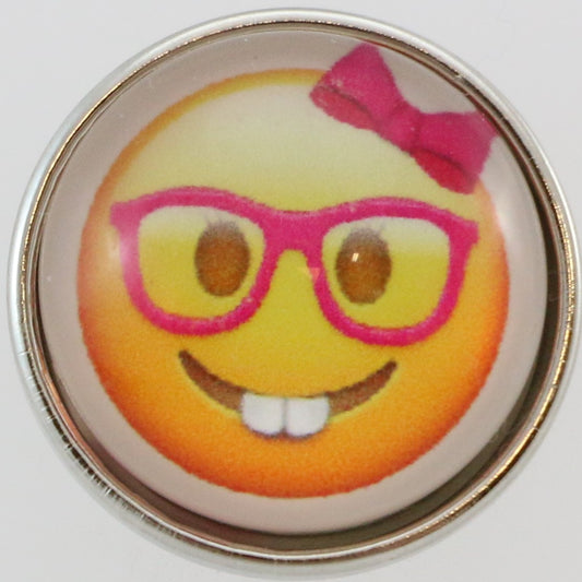 43109 - Snap - 20mm - Emoji - Girl "Nerd" Face